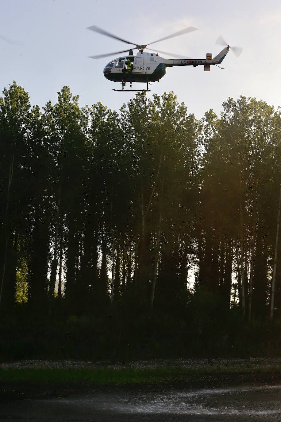 Carlos Antonio Rosario, de origen dominicano y residente en Avilés, estaba con otros cuatro amigos, que le vieron hundirse en el agua
