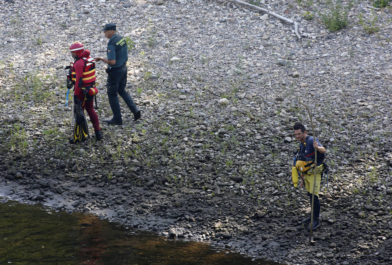 Carlos Antonio Rosario, de origen dominicano y residente en Avilés, estaba con otros cuatro amigos, que le vieron hundirse en el agua