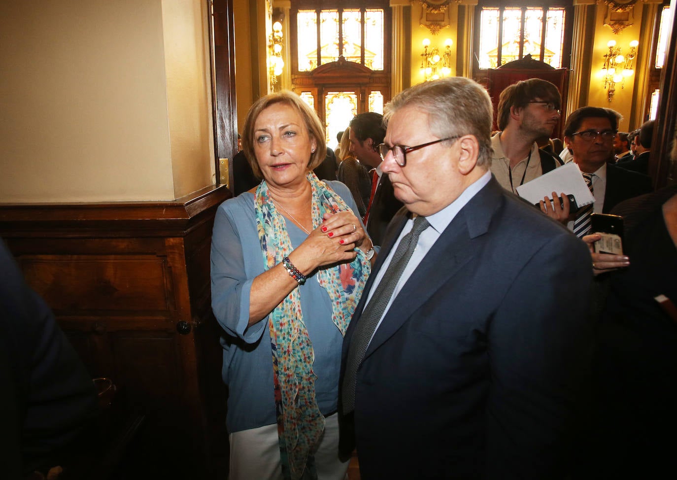 Cientos de personas estuvieron presentes en la Junta General en el acto de toma de posesión de Adrián Barbón.