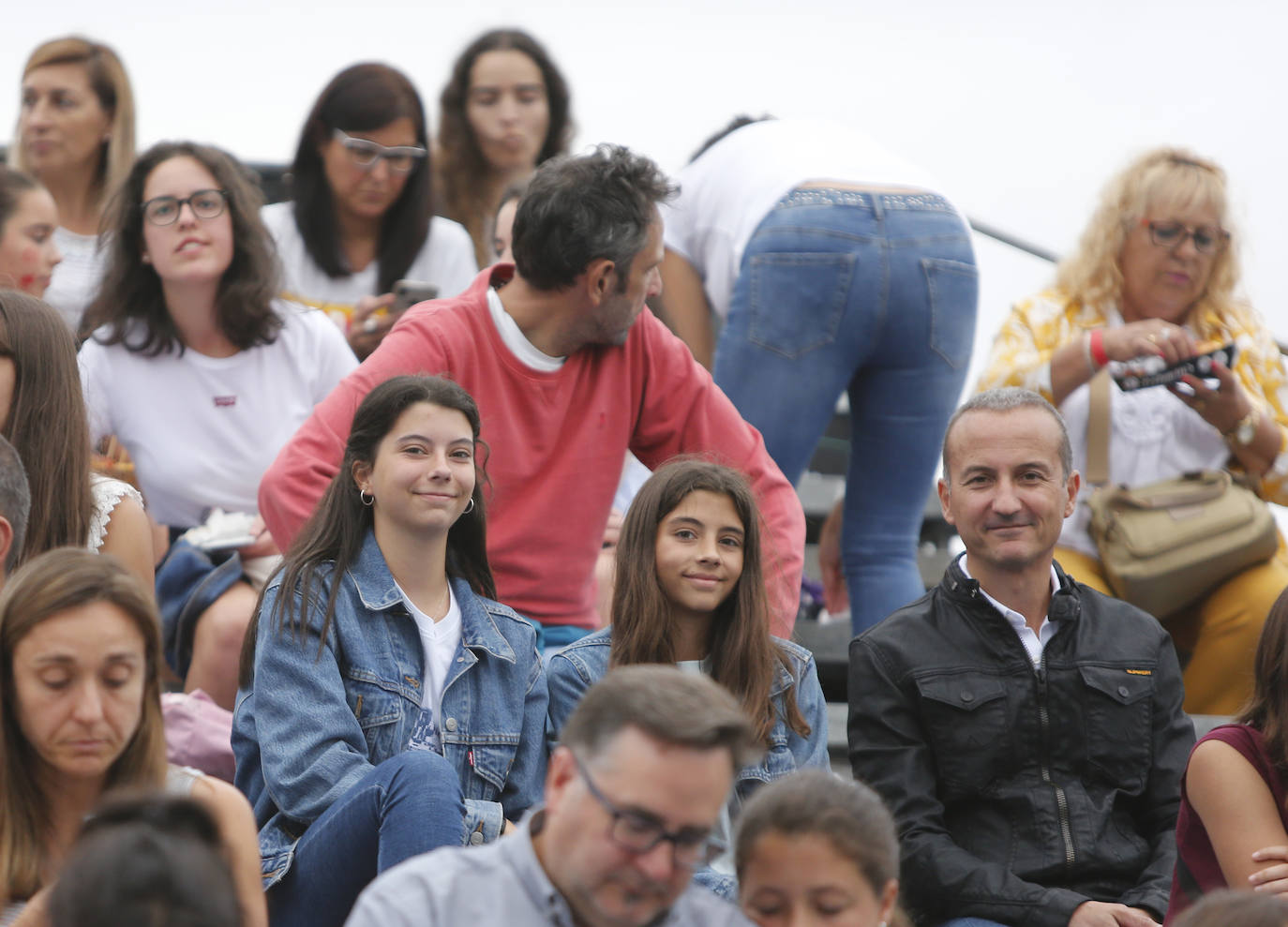 Los concursantes de la última edición del programa 'Operación Triunfo' congregaron a unos 4.000 incondicionales la explanada de Marina Civil.