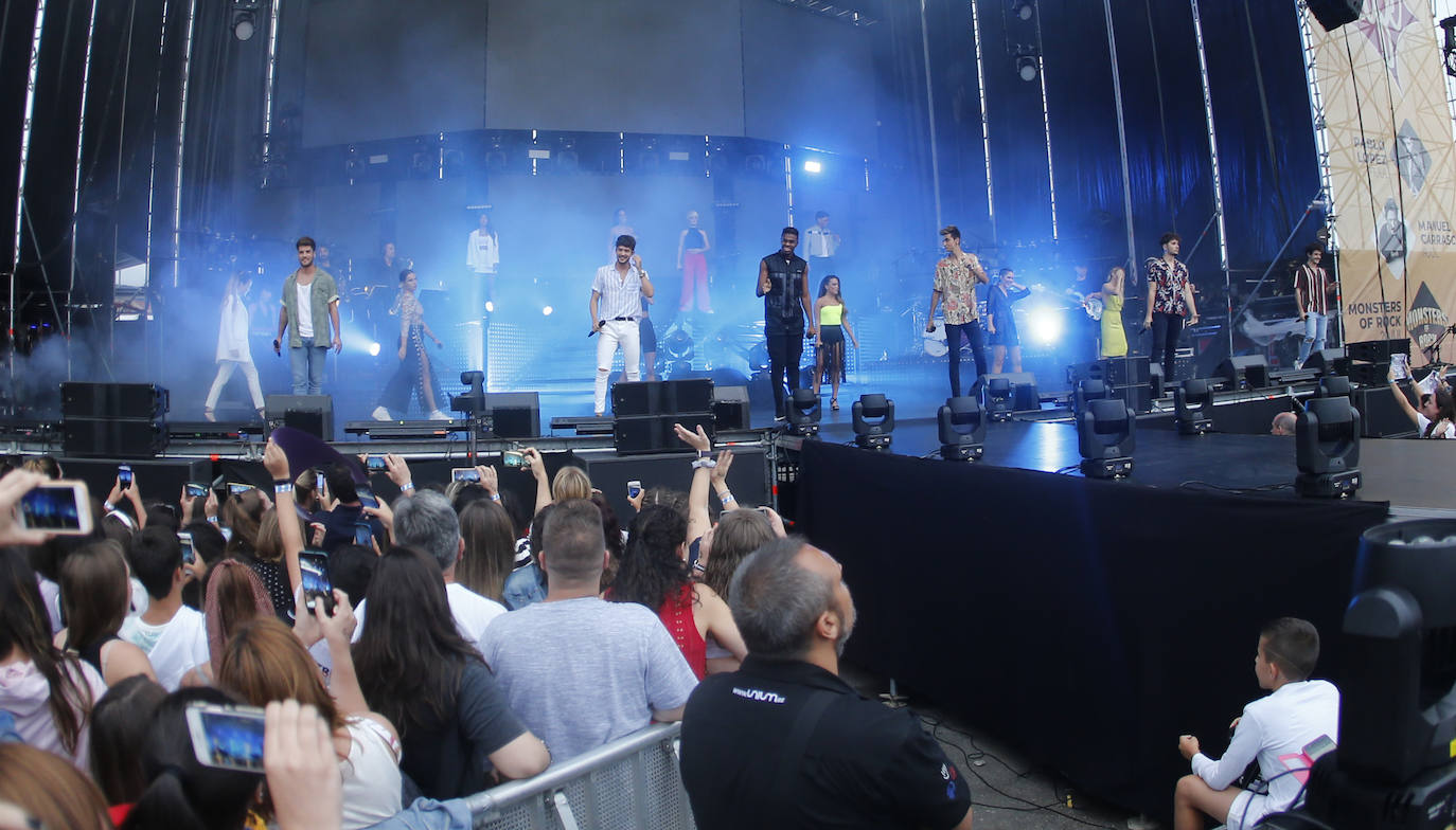 Los concursantes de la última edición del programa 'Operación Triunfo' congregaron a unos 4.000 incondicionales la explanada de Marina Civil.