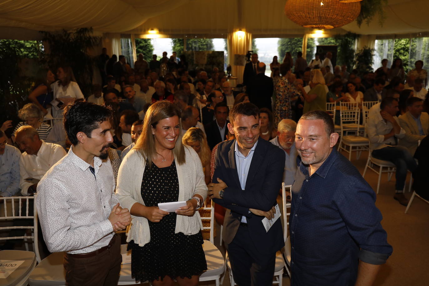 Este lunes tuvo lugar la entrega de los Premios Calderetas de Don Calixto en el Palacio de La Riega, en donde se reconoció a Albert Adrià, como Maestro Nacional; El Cenador del Azul, Maestro Asturiano, y Ricardo Fernández a la proyección. Marcos Granda estrena un nuevo premio al Impulso Gastronómico.