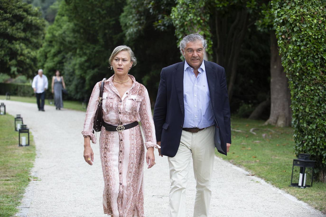 Este lunes tuvo lugar la entrega de los Premios Calderetas de Don Calixto en el Palacio de La Riega, en donde se reconoció a Albert Adrià, como Maestro Nacional; El Cenador del Azul, Maestro Asturiano, y Ricardo Fernández a la proyección. Marcos Granda estrena un nuevo premio al Impulso Gastronómico.