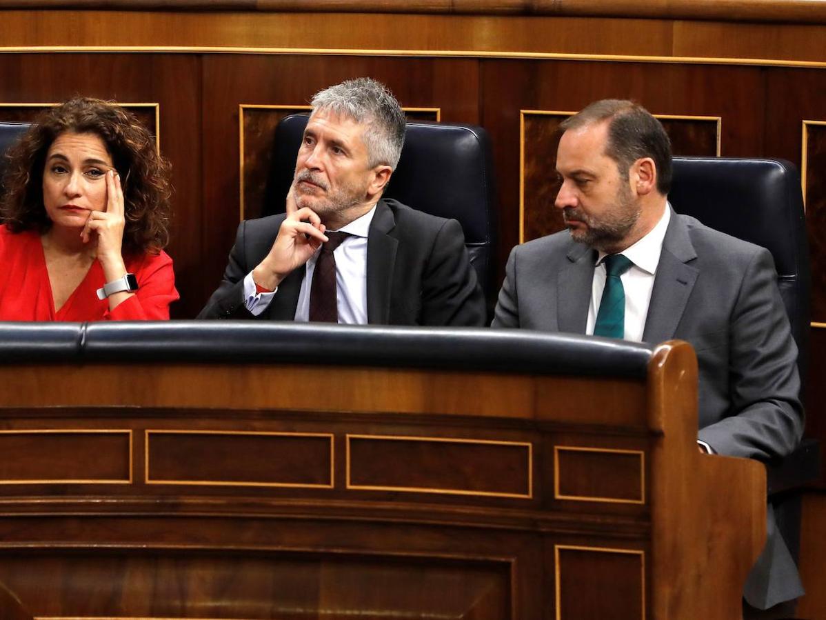Los ministros en funciones María Jesús Montero, Fernando-Grande-Marlaska y José Luis Ábalos. 