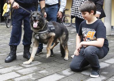 Imagen secundaria 1 - &#039;Thor&#039; se jubila con una familia de Somió