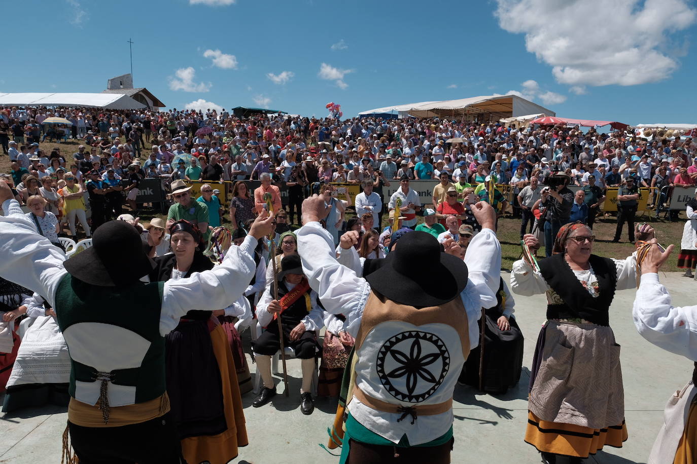 Un año más hubo boda vaqueira como manda la tradición