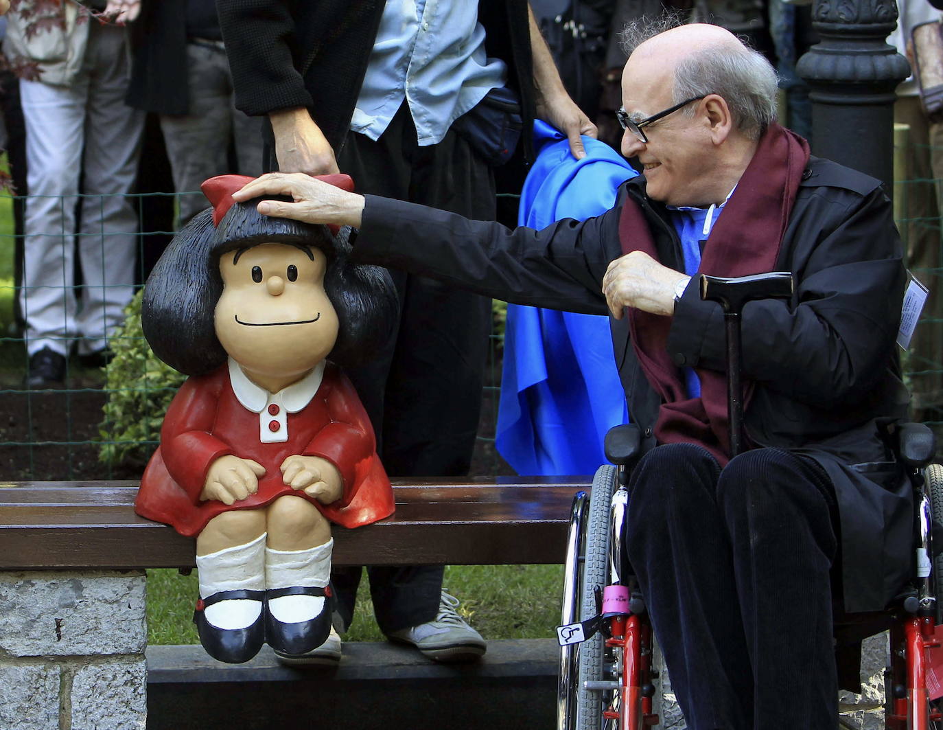 Hacerse una foto junto a Mafalda en Oviedo