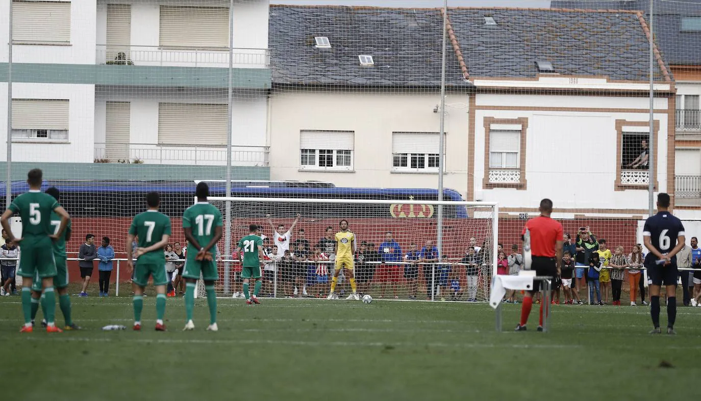 Fotos: El Lugo se impone al Real Oviedo en los panaltis