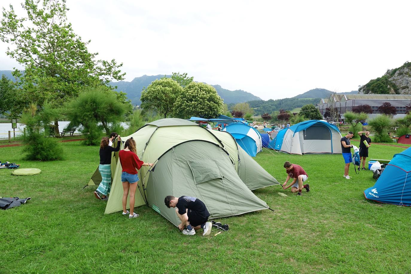 Fotos: El camping de Ribadesella comienza a llenarse