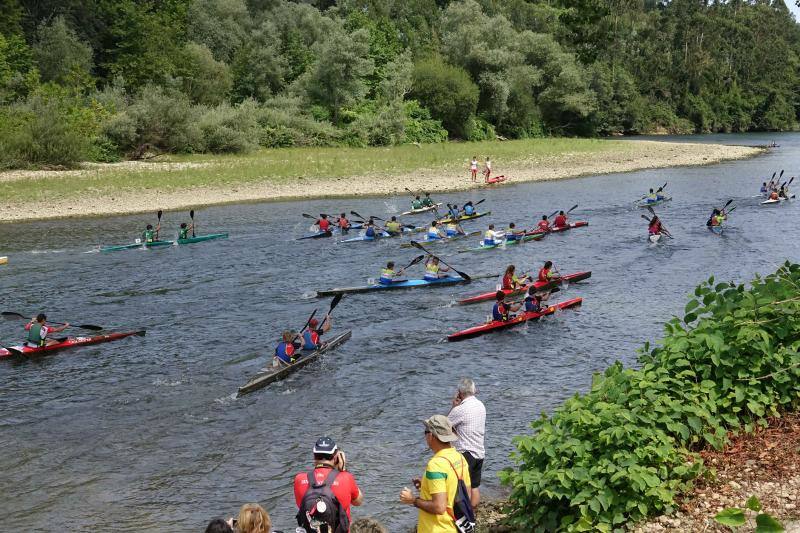 Cientos de niños tomaron parte en el Mini Sella, en el que será un aperitivo de la prueba grande que se celebrará el próximo sábado. 
