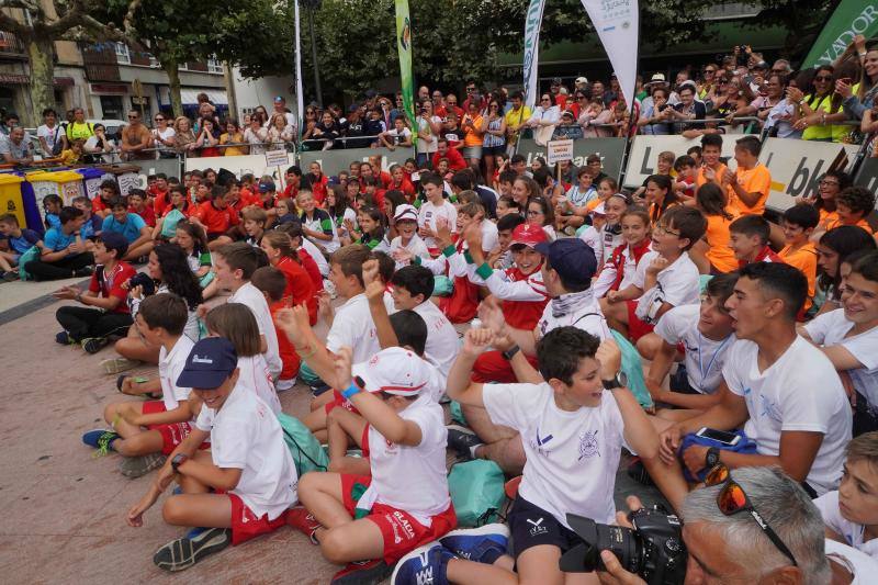 Cientos de niños tomaron parte en el Mini Sella, en el que será un aperitivo de la prueba grande que se celebrará el próximo sábado. 
