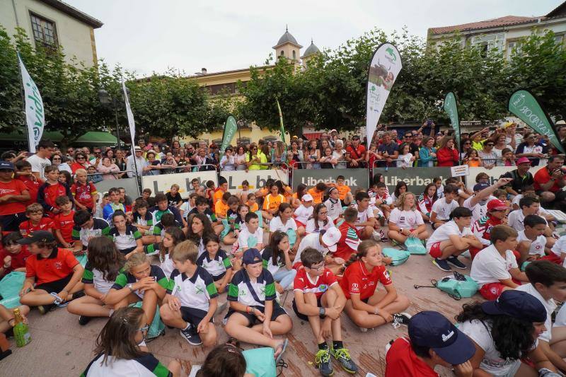Cientos de niños tomaron parte en el Mini Sella, en el que será un aperitivo de la prueba grande que se celebrará el próximo sábado. 