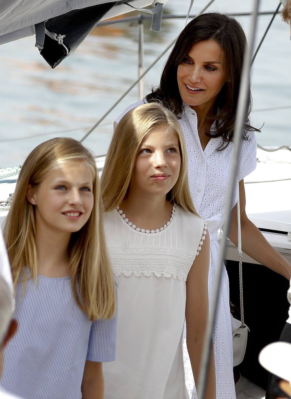 El rey Felipe VI, la reina Doña Letizia, la princesa de Asturias, Leonor y la infanta Sofía inician sus vacaciones en Palma de Mallorca