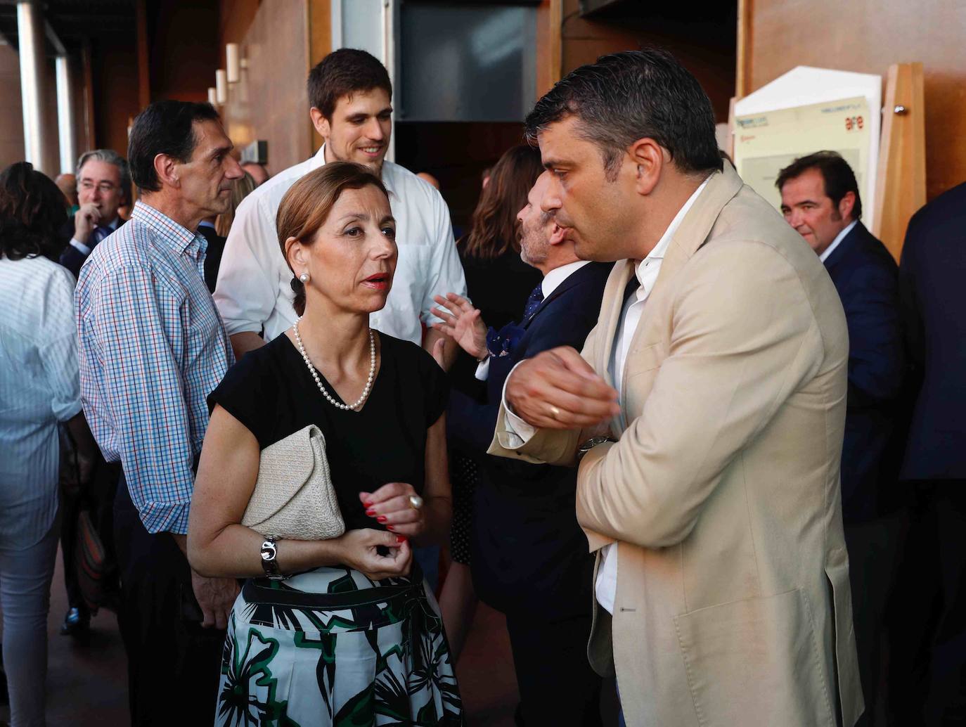 La ministra de Sanidad, Consumo y Bienestar Social, María Luisa Carcedo, ha inaugurado la 63 Feria de Muestras de Asturias, que se celebra en el recinto Luis Adaro de Gijón. Participaron en el acto, además, el presidente del Principado, Adrián Barbón; la alcaldesa de Gijón, Ana González, y el presidente de la Cámara de Comercio de Gijón, Félix Baragaño.