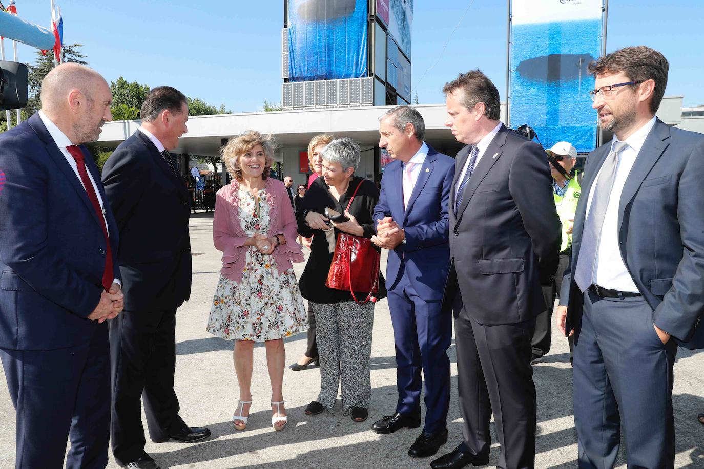 La ministra de Sanidad, Consumo y Bienestar Social, María Luisa Carcedo, ha inaugurado la 63 Feria de Muestras de Asturias, que se celebra en el recinto Luis Adaro de Gijón. Participaron en el acto, además, el presidente del Principado, Adrián Barbón; la alcaldesa de Gijón, Ana González, y el presidente de la Cámara de Comercio de Gijón, Félix Baragaño.