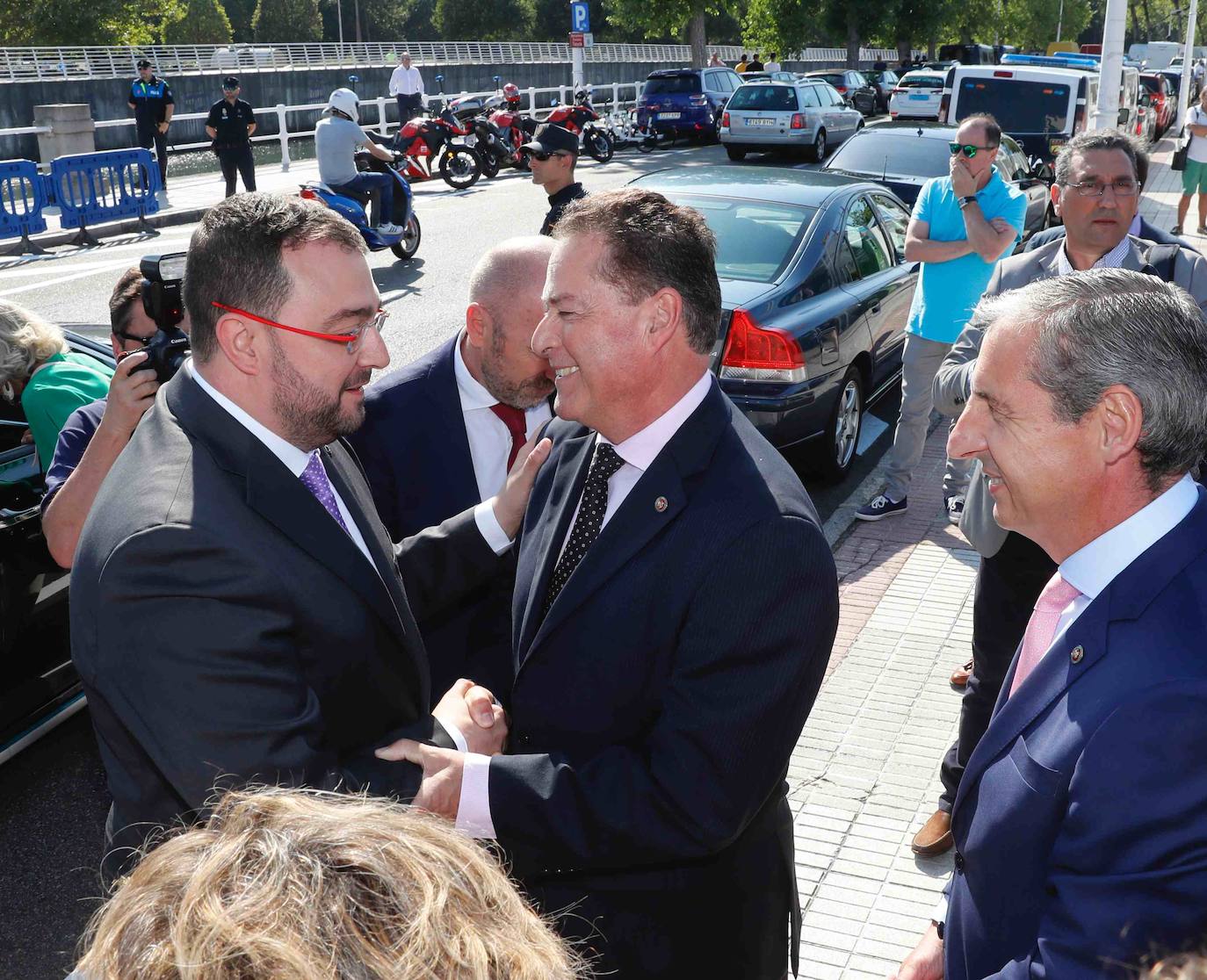 La ministra de Sanidad, Consumo y Bienestar Social, María Luisa Carcedo, ha inaugurado la 63 Feria de Muestras de Asturias, que se celebra en el recinto Luis Adaro de Gijón. Participaron en el acto, además, el presidente del Principado, Adrián Barbón; la alcaldesa de Gijón, Ana González, y el presidente de la Cámara de Comercio de Gijón, Félix Baragaño.