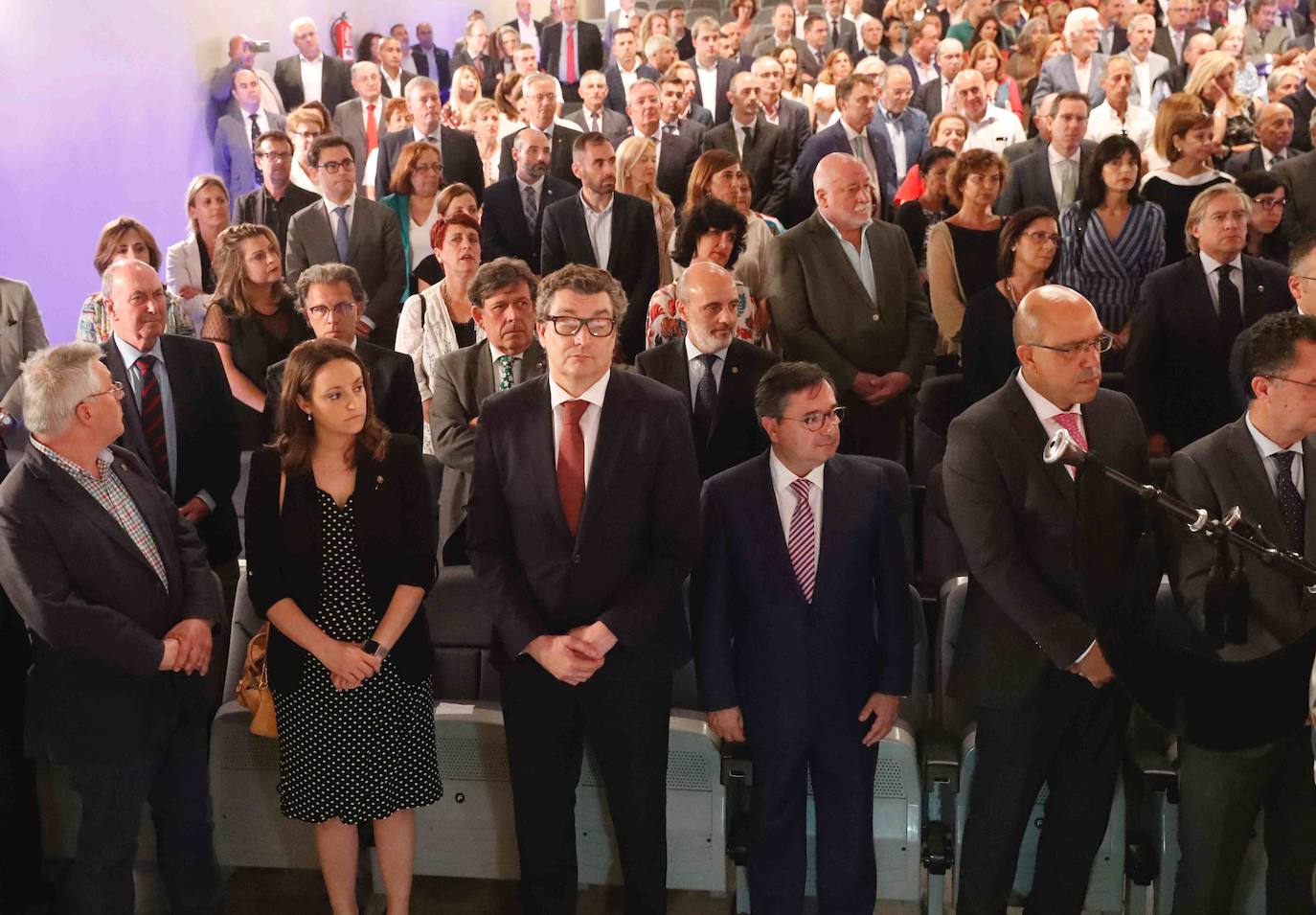 La ministra de Sanidad, Consumo y Bienestar Social, María Luisa Carcedo, ha inaugurado la 63 Feria de Muestras de Asturias, que se celebra en el recinto Luis Adaro de Gijón. Participaron en el acto, además, el presidente del Principado, Adrián Barbón; la alcaldesa de Gijón, Ana González, y el presidente de la Cámara de Comercio de Gijón, Félix Baragaño.