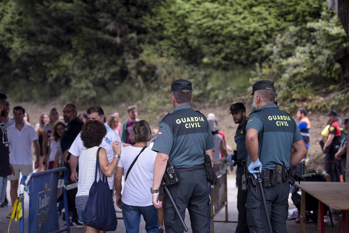 Doscientos efectivos trabajaron para asegurar la integridad de las más de 40.000 personas que se acercaron al prau Salcéu este domingo