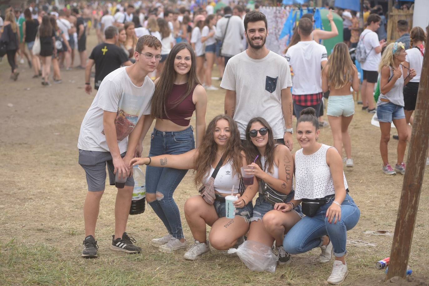 Miles de personas se congregan en el prau Salcéu para participar en la popular fiesta de Pravia