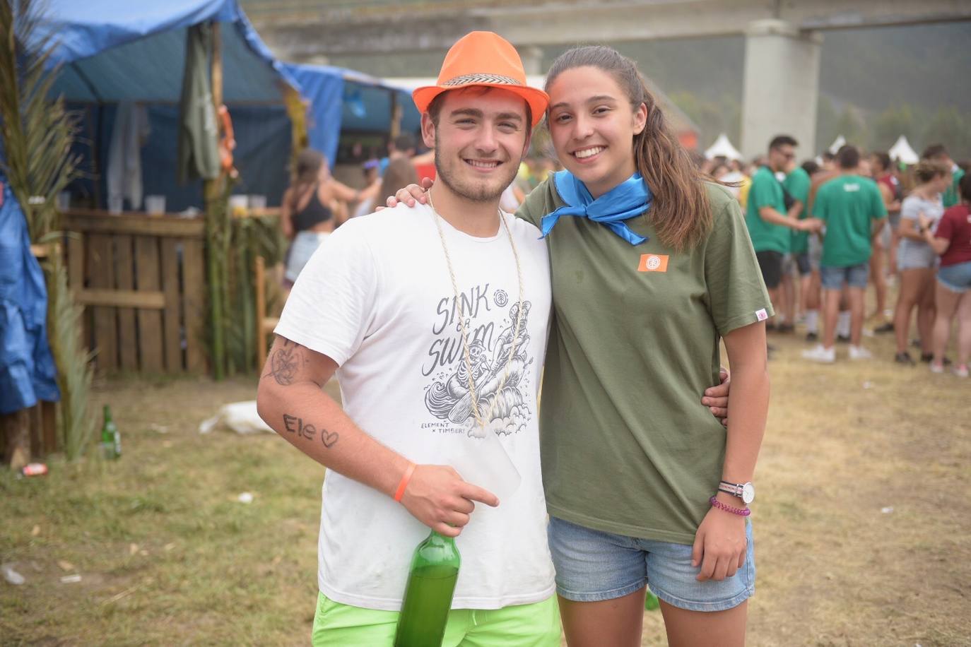 Miles de personas se congregan en el prau Salcéu para participar en la popular fiesta de Pravia