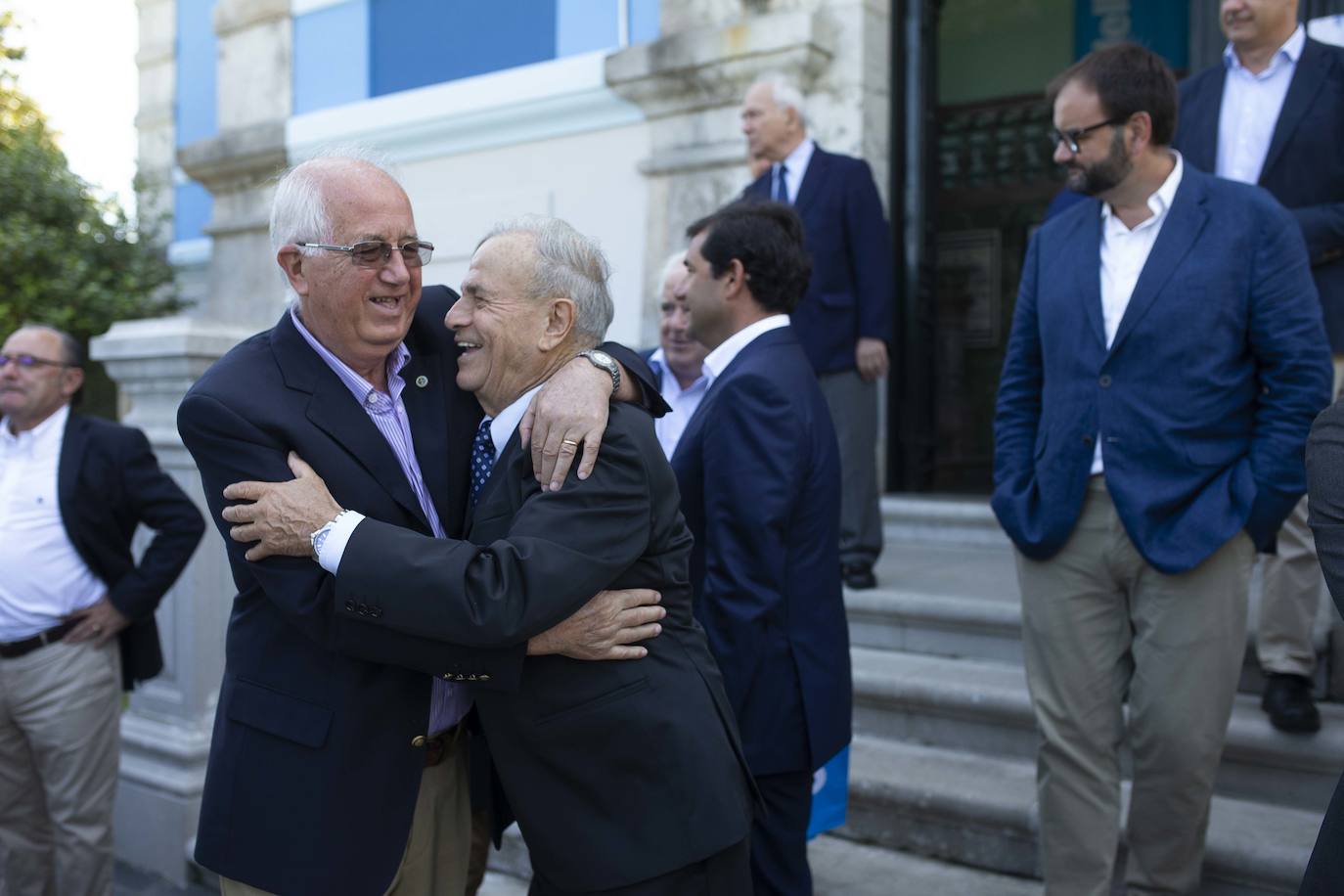 El Museo de la Emigración de Colombres ha acogido un Encuentro Hispano Americano en el que representantes de la política, la empresa y la cultura de aquí y de allá han subrayado las intensas relaciones económicas que a lo largo de la historia han mantenido Asturias y América Latina. Además del presidente del Principado, Adrián Barbón, entre los asistentes se encontraba la embajadora de México en España, Roberta Lajous.