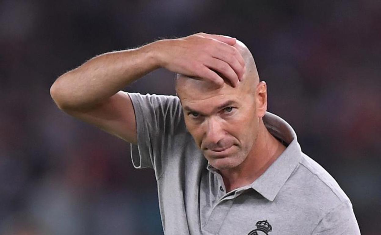 Zidane, durante el partido ante la Roma. 