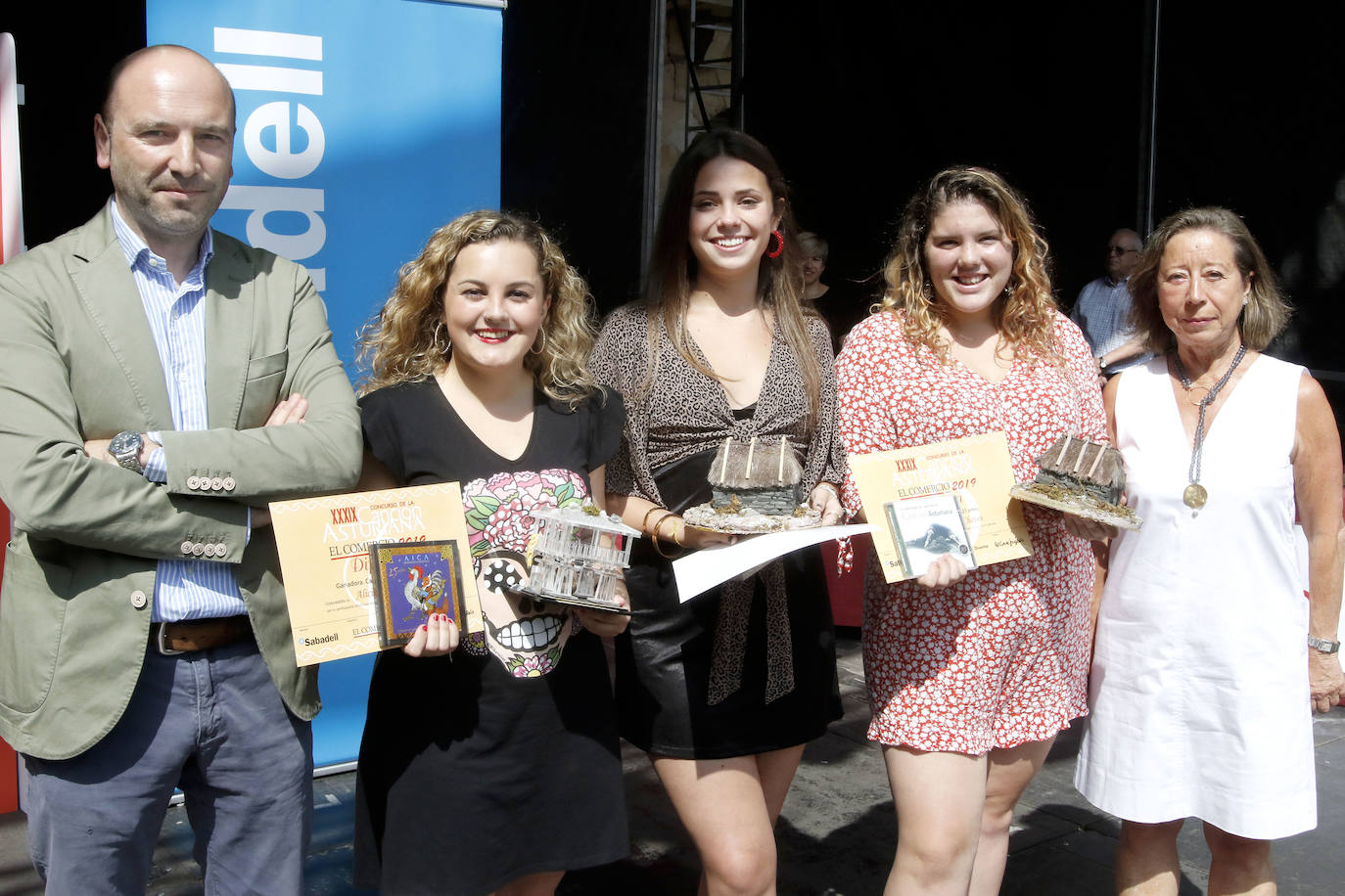 Celestino Rozada y Lorena Corripio son los ganadores absolutos del XXXIX Concurso de Canción Asturiana organizado por EL COMERCIO en Gijón. 