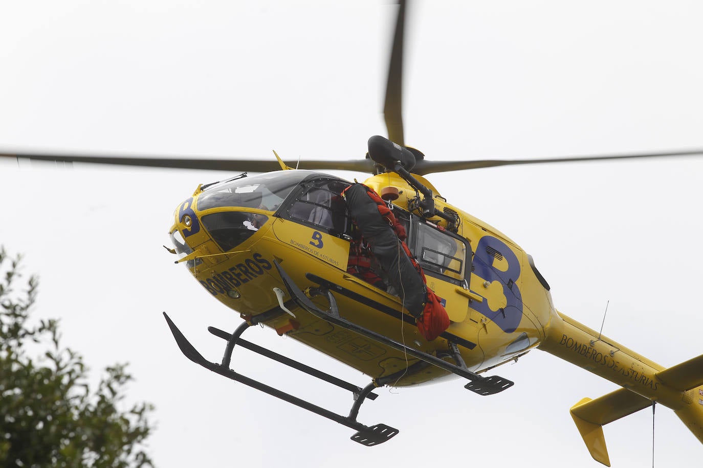 El cadáver del hombre de 38 años de Nuevo Roces, desaparecido desde hace una semana, fue encontrado este jueves en un acantilado junto a la Colina del Cuervo.