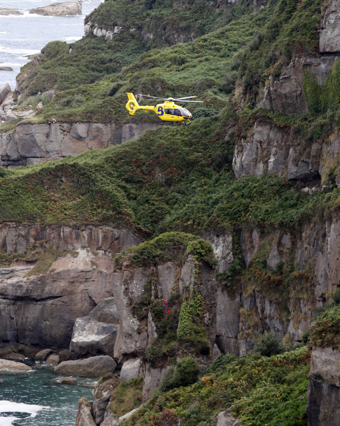 El cadáver del hombre de 38 años de Nuevo Roces, desaparecido desde hace una semana, fue encontrado este jueves en un acantilado junto a la Colina del Cuervo.
