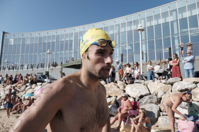 La nadadora del Santa Olaya volvió a ser la más rápida en una travesía en la que Hugo Sánchez acabó primero en categoría masculina.