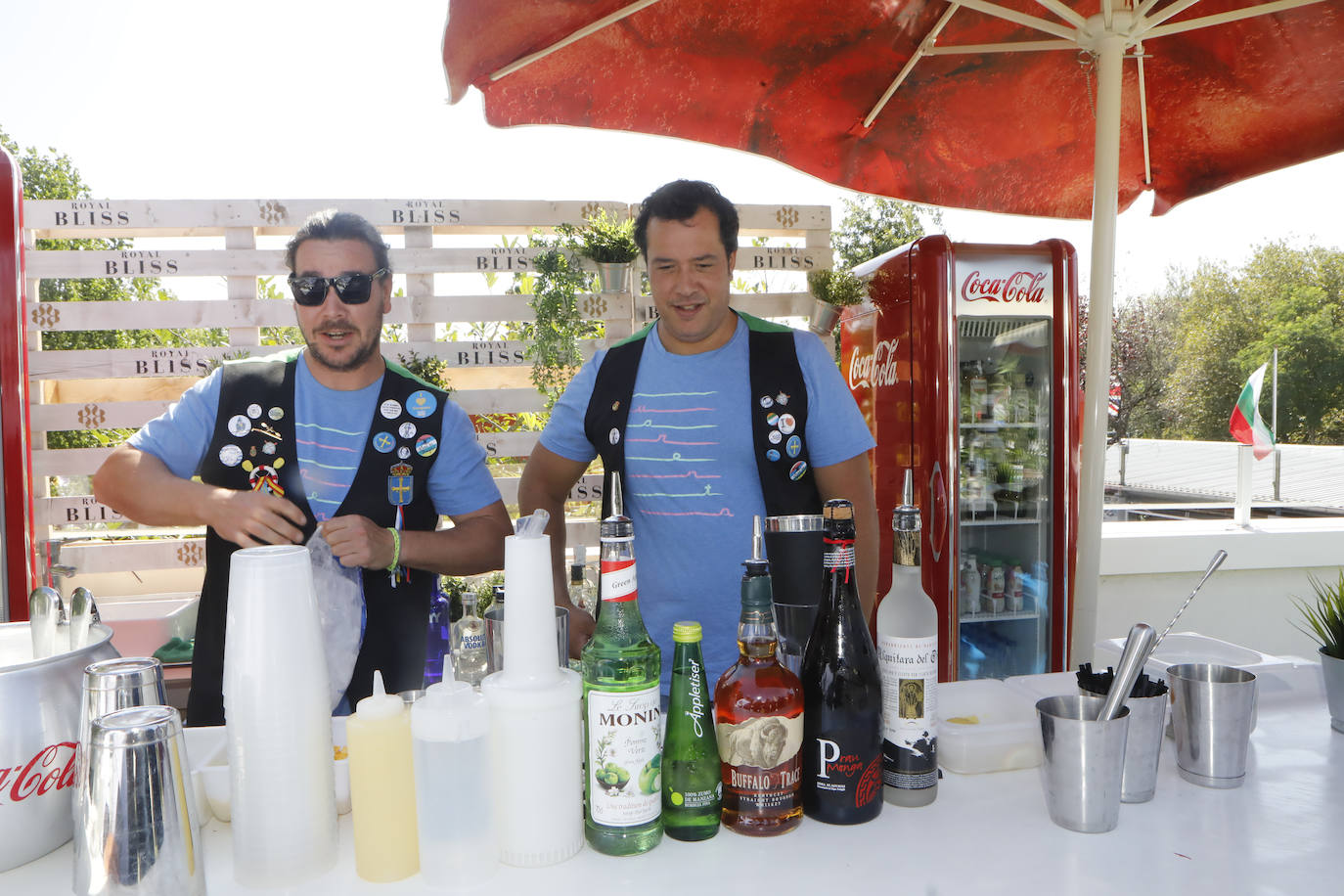 Los más rezagados todavía pueden acercarse hasta el recinto ferial Luis Adaro. Durante la jornada de este viernes miles de asturianos y turistas disfrutaron de las distintas alternativas que ofrece la Feria. 