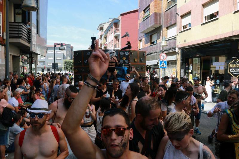 Cientos de personas se dan cita en una de las fiestas más populares del verano asturiano.