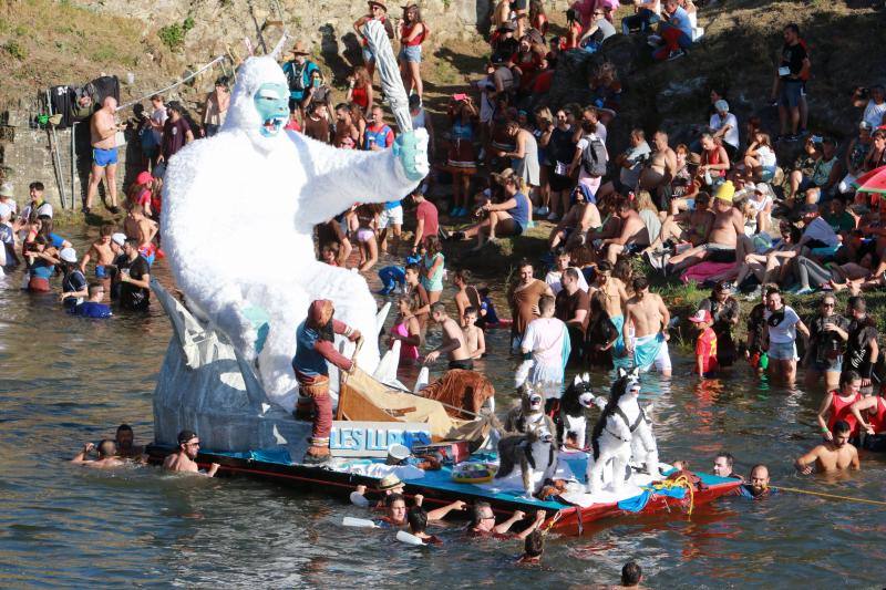 Cientos de personas se dan cita en una de las fiestas más populares del verano asturiano.