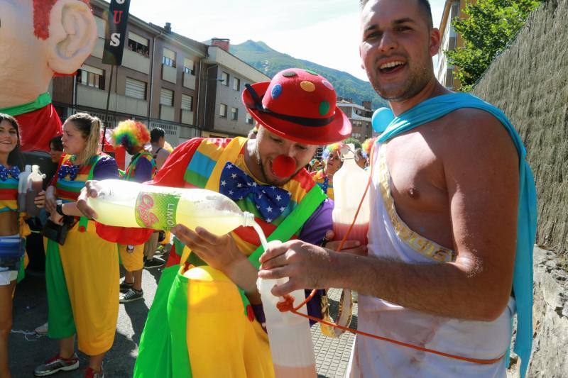 Cientos de personas se dan cita en una de las fiestas más populares del verano asturiano.