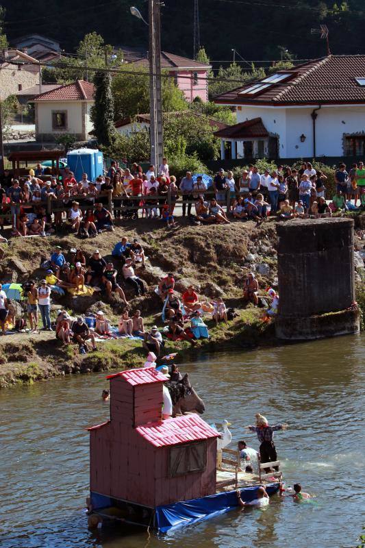 Cientos de personas se dan cita en una de las fiestas más populares del verano asturiano.