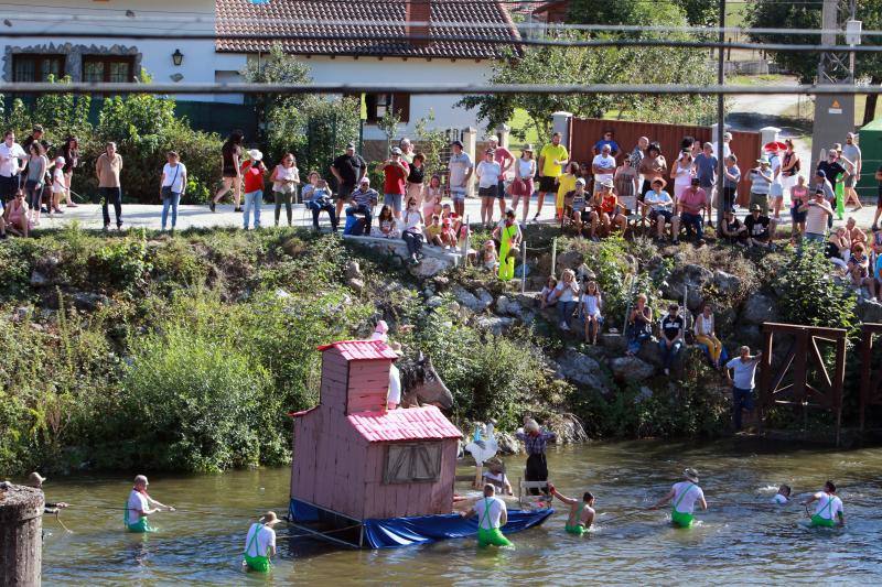 Cientos de personas se dan cita en una de las fiestas más populares del verano asturiano.