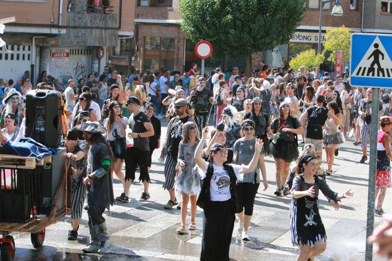 Cientos de personas se dan cita en una de las fiestas más populares del verano asturiano.