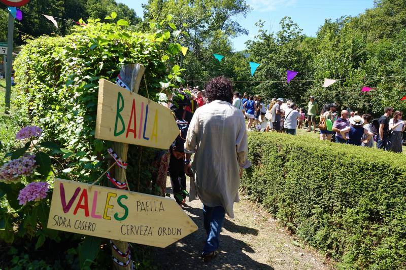 Rodrigo Cuevas impulsa esta celebración en Vegarrionda, en la que la «programación de calidad» al tiempo que se cuida el medio ambiente, aúna a gente de todo el concejo piloñés.