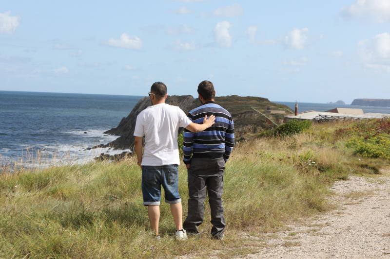 Segunda jornada de búsqueda de la joven que cayó al mar en Arnao.