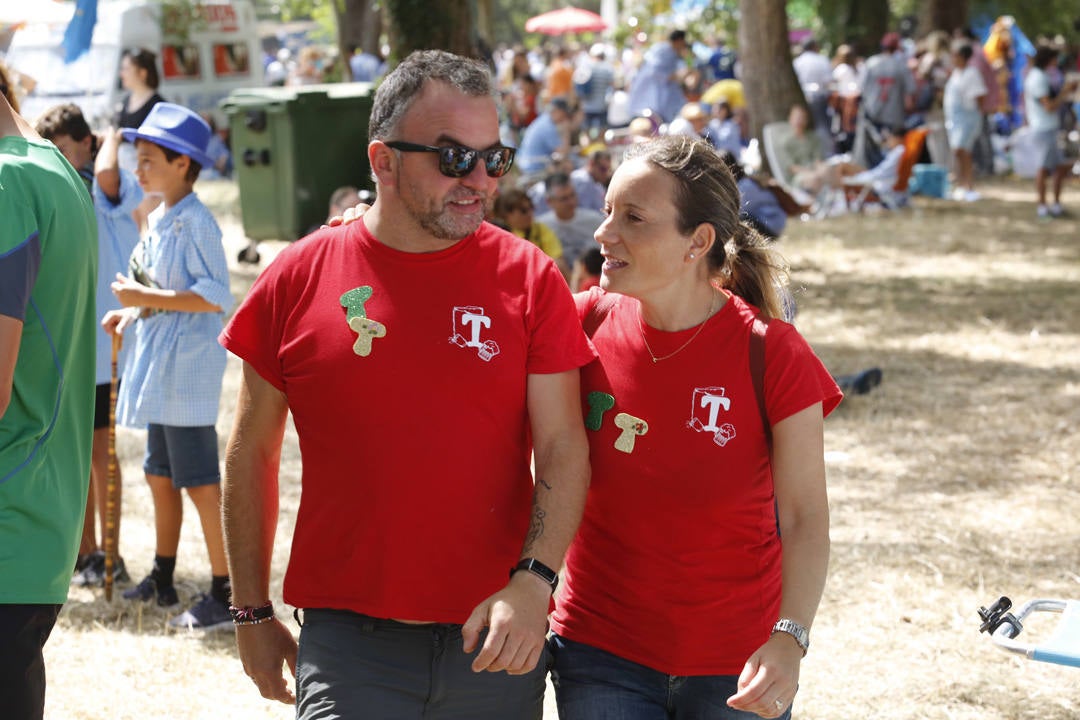 Miles de luarqueses y turistas disfrutaron este jueves de las populares fiestas de San Timoteo. ¡Búscate en nuestra galería! 