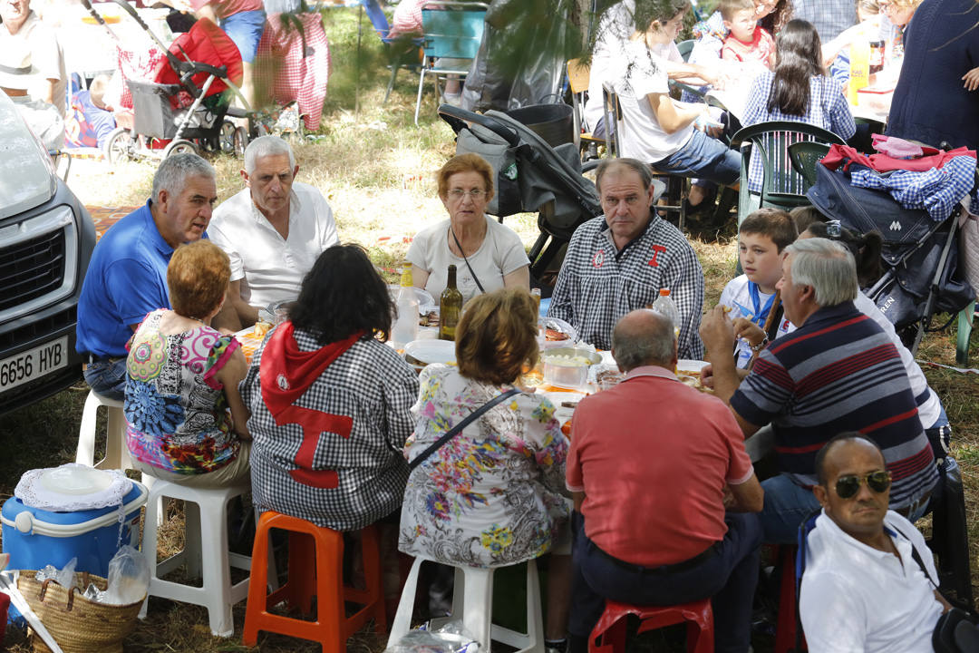 Miles de luarqueses y turistas disfrutaron este jueves de las populares fiestas de San Timoteo. ¡Búscate en nuestra galería! 