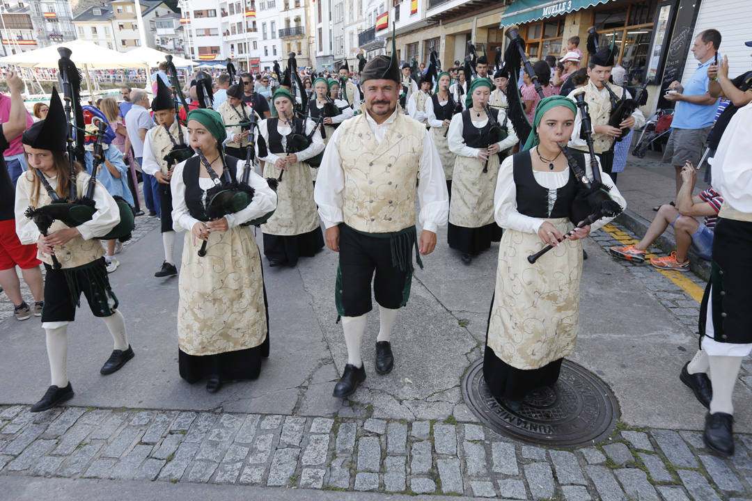 Miles de luarqueses y turistas disfrutaron este jueves de las populares fiestas de San Timoteo. ¡Búscate en nuestra galería! 