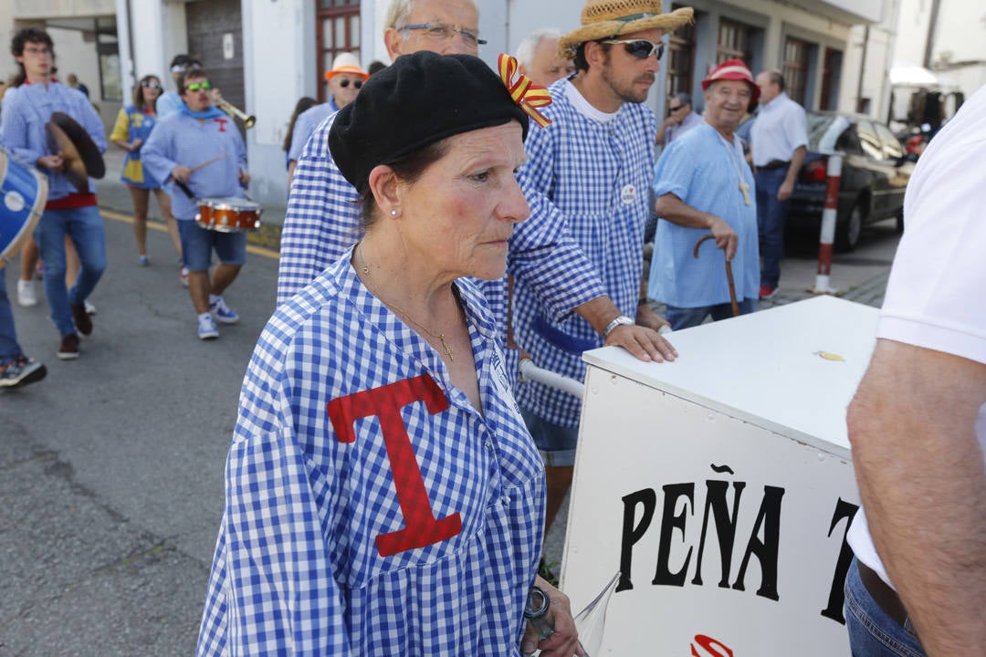 Miles de luarqueses y turistas disfrutaron este jueves de las populares fiestas de San Timoteo. ¡Búscate en nuestra galería! 