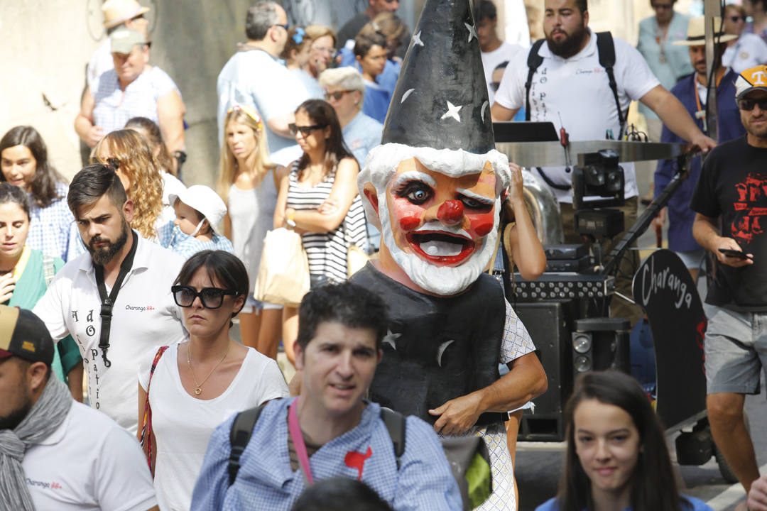 Miles de luarqueses y turistas disfrutaron este jueves de las populares fiestas de San Timoteo. ¡Búscate en nuestra galería! 