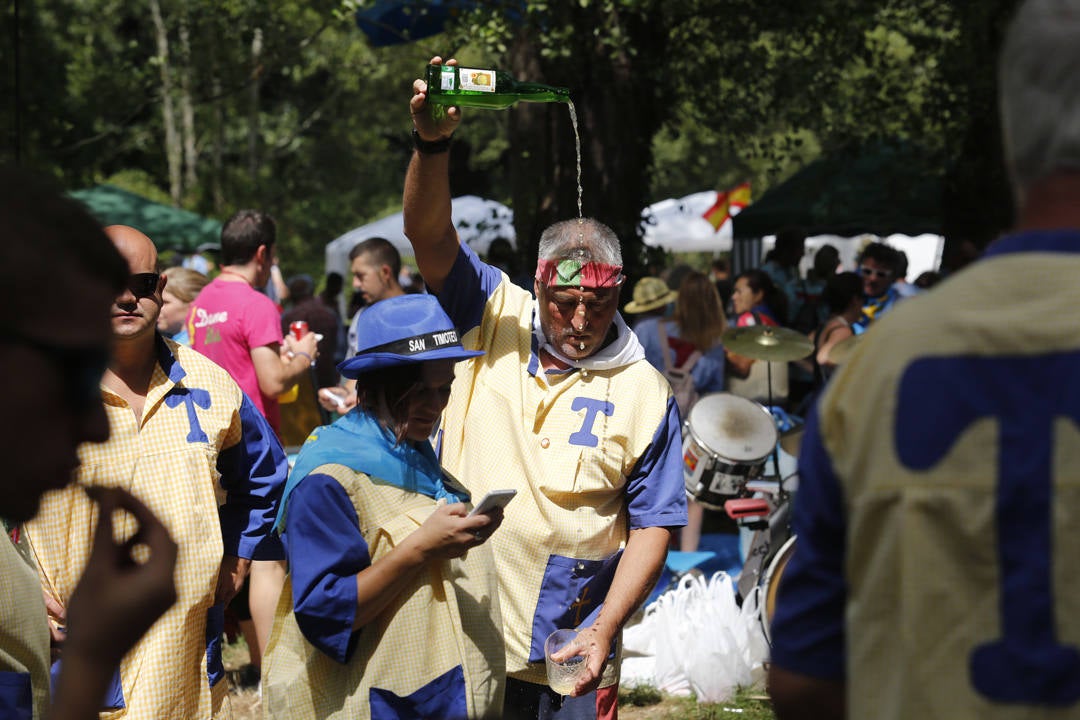 Miles de luarqueses y turistas disfrutaron este jueves de las populares fiestas de San Timoteo. ¡Búscate en nuestra galería! 