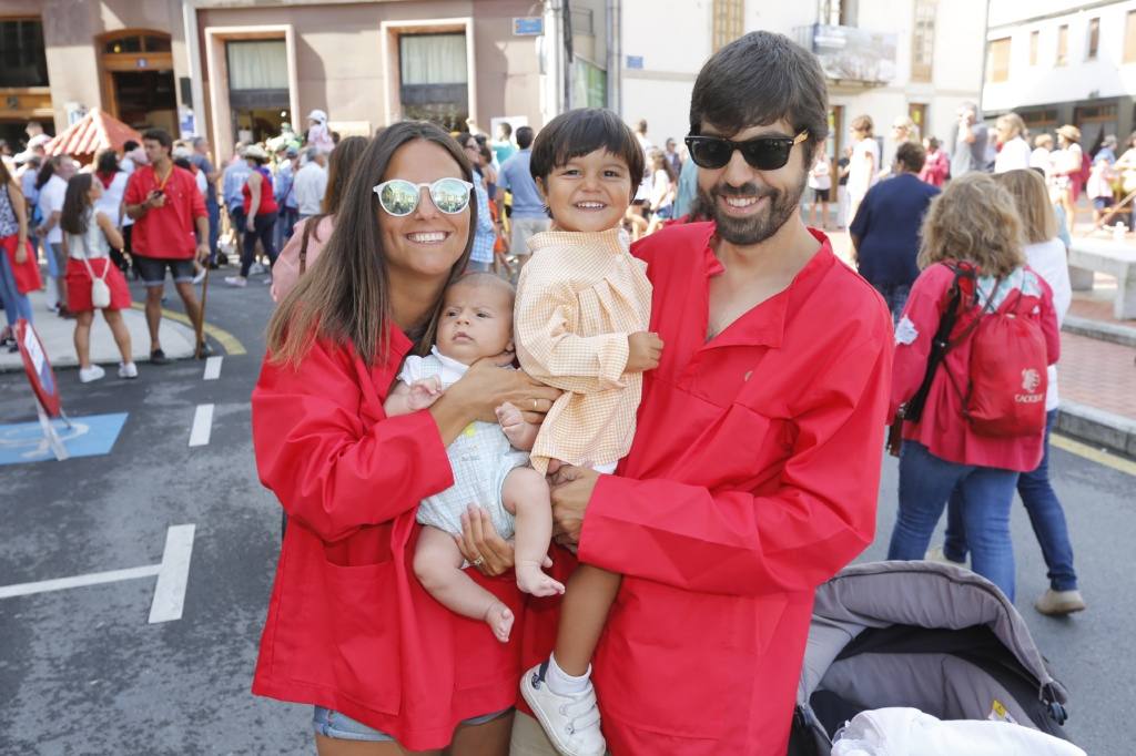 Miles de luarqueses y turistas disfrutaron este jueves de las populares fiestas de San Timoteo. ¡Búscate en nuestra galería! 