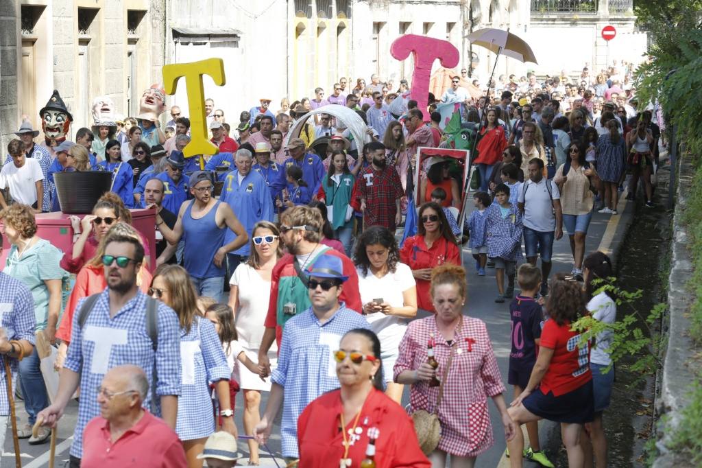 Miles de luarqueses y turistas disfrutaron este jueves de las populares fiestas de San Timoteo. ¡Búscate en nuestra galería! 