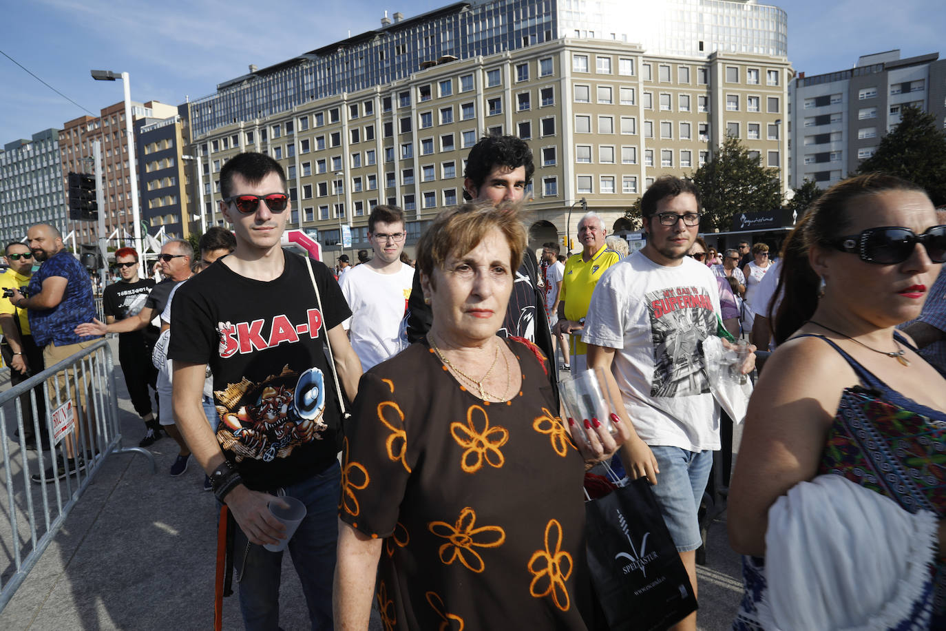 La playa de Poniente ha acogido un nuevo récord en una de las actividades más multitudinarias del verano gijonés.