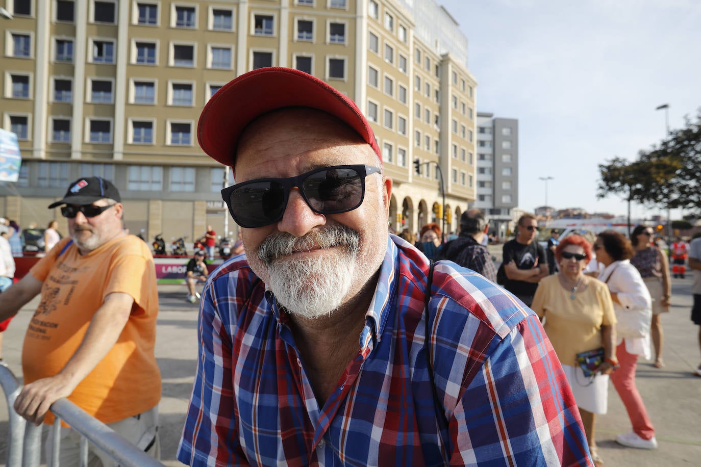 La playa de Poniente ha acogido un nuevo récord en una de las actividades más multitudinarias del verano gijonés.