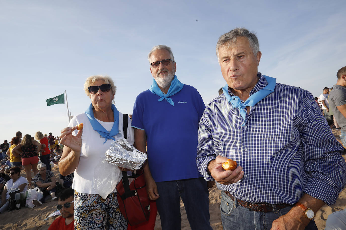 La playa de Poniente ha acogido un nuevo récord en una de las actividades más multitudinarias del verano gijonés.